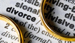 Divorce filings rise in Ohio for the first time in 10 years 1 Decoration, 2 wedding rings